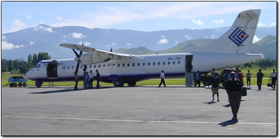 Transport plane to the Baliem Valley
